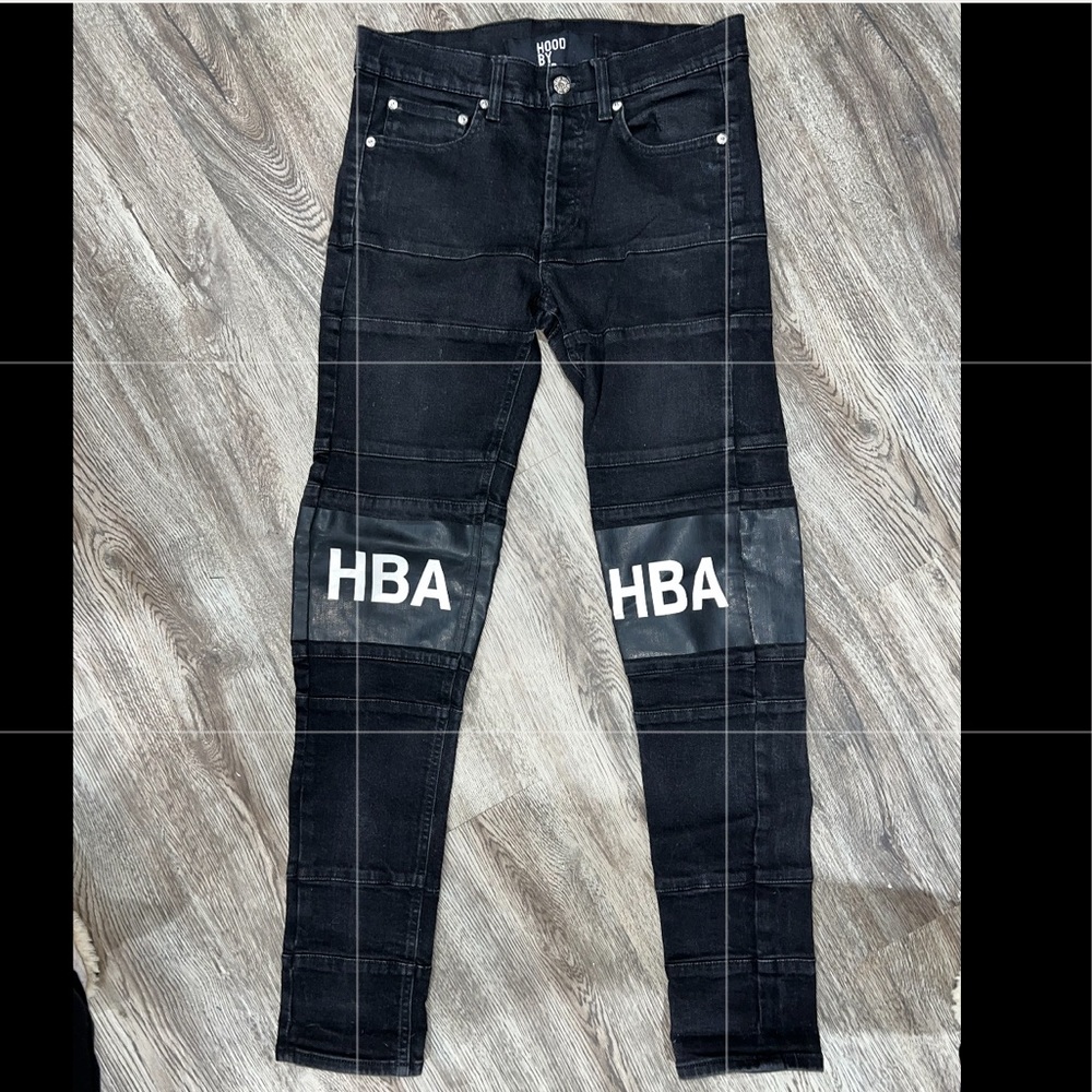 HBA W28 but I wear 30/31 and they fit nicely